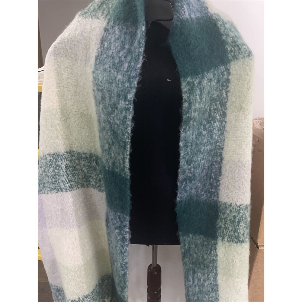 Steve Madden Super Soft Large Muffler Wrap Scarf Plaid NWT
